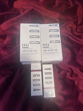 Silk Body Oil - Hydrating Body Oil in White Packaging